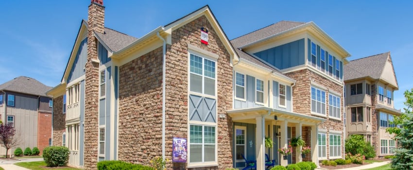 Exterior apartment building in Zionsville